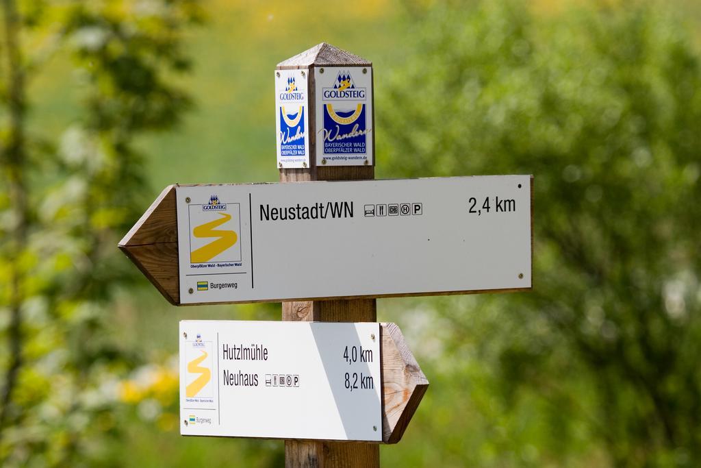 Hotel Grader Neustadt an der Waldnaab Exterior photo